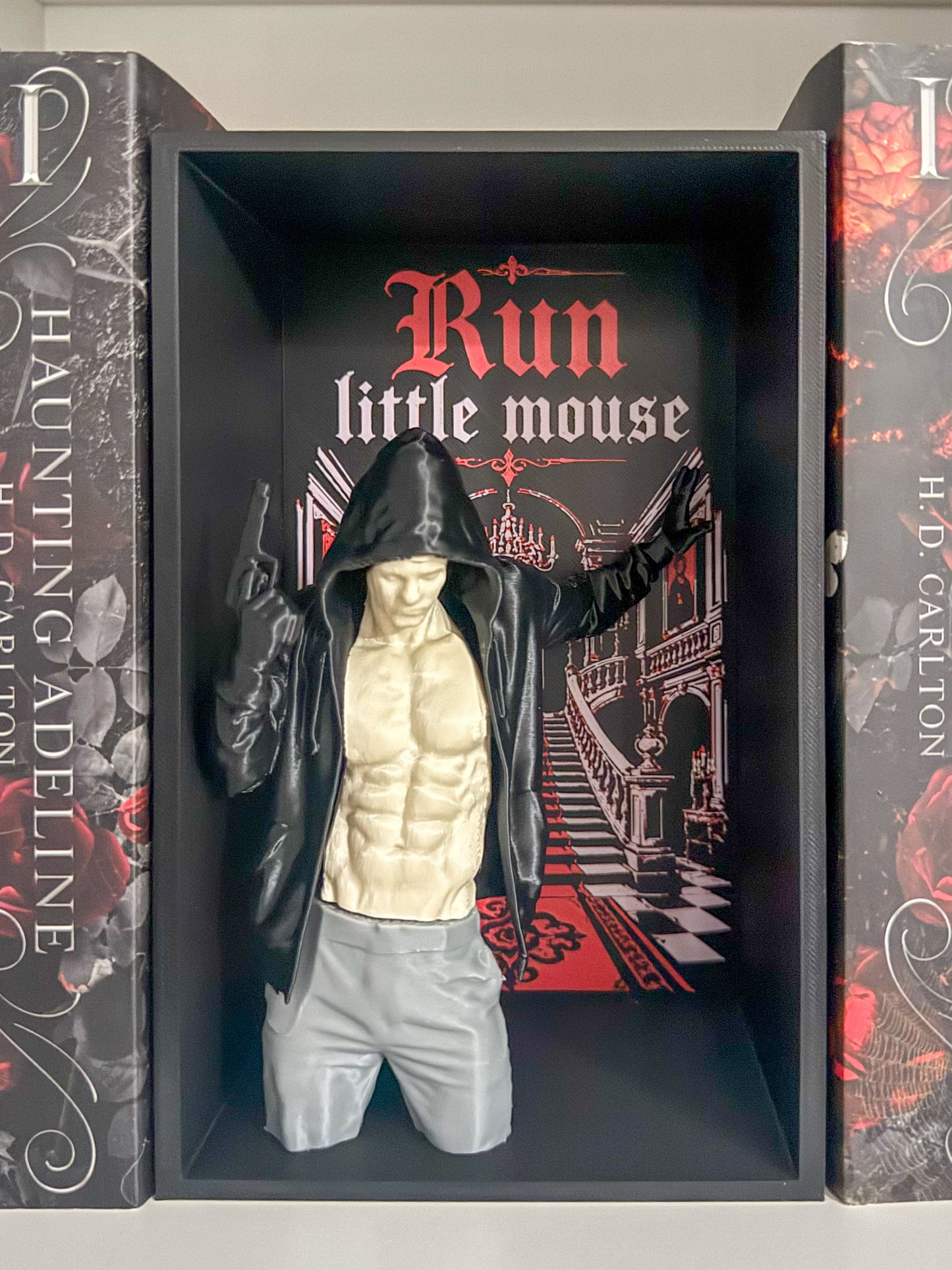 Run Little Mouse Book Nook
