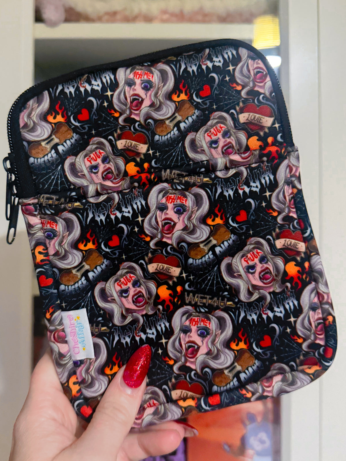 DCC Samantha IWKYM Kindle Pouch